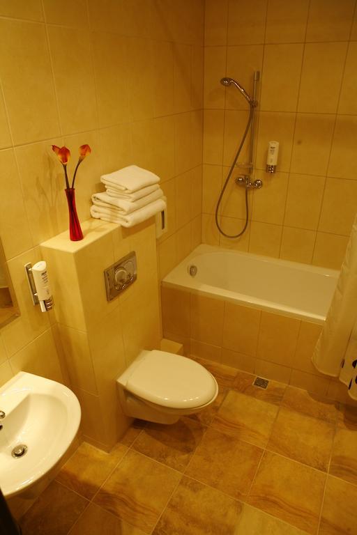 Hotel Zorza Namysłów Quarto foto